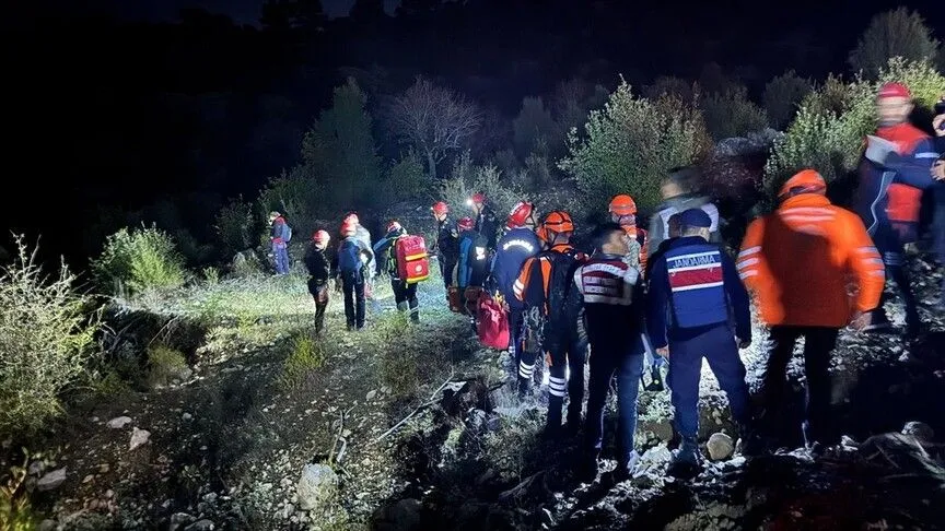 Isparta kanyon kazasında bir gönüllü hayatını kaybetti, 13 kişi kurtarılıyor