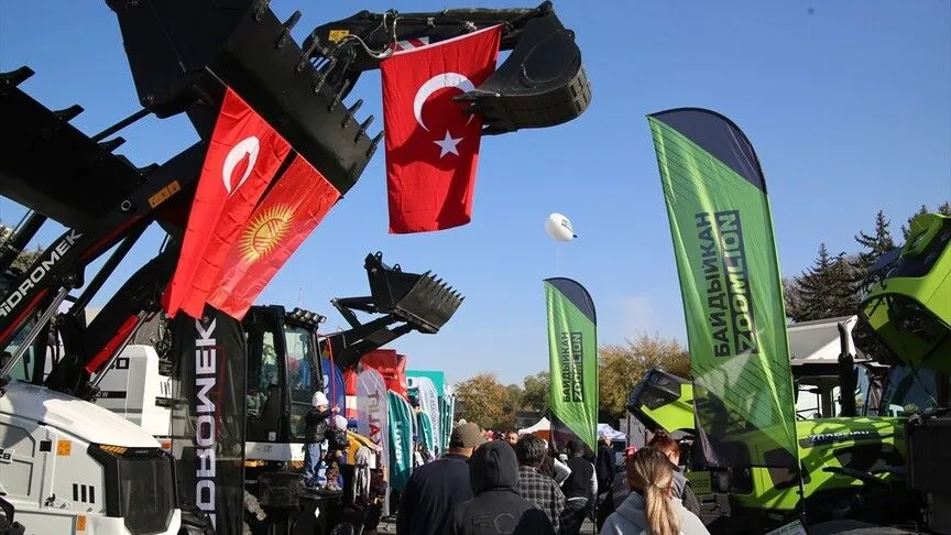 Türk iş makineleri Kırgızistan'daki tarım fuarında yoğun ilgi gördü