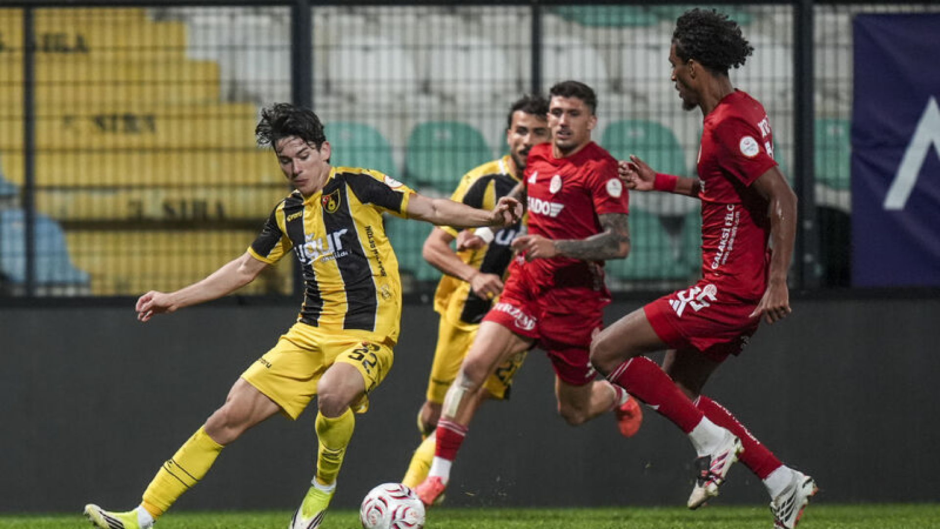 Antalyaspor İstanbulspor deplasmanda 2-0 mağlup edildi