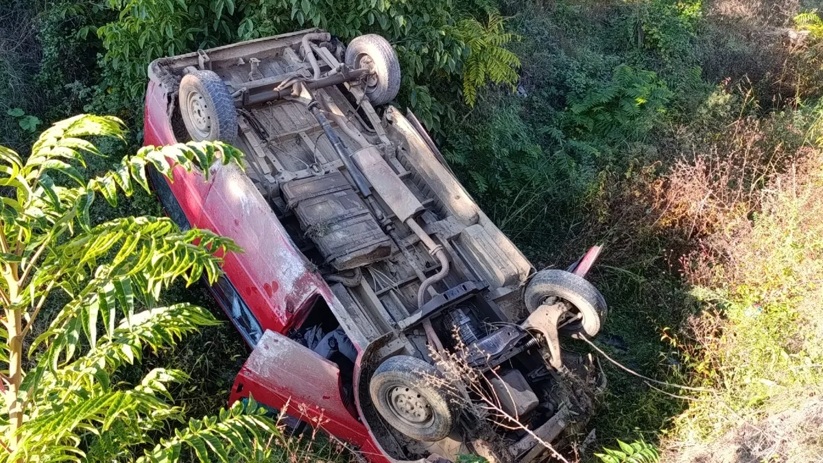 Amasya'da minibüs kazası: Dereye devrildi, 9 yaralı