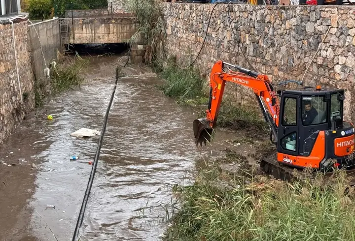 Bodrum sağanak sonrası su tahliyesi yapıldı