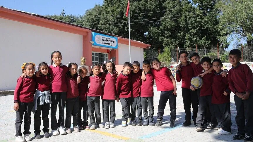 Hatay okul iklimlendirme sistemi Altınözü Yanıkpınar İlkokulu'nda kuruldu