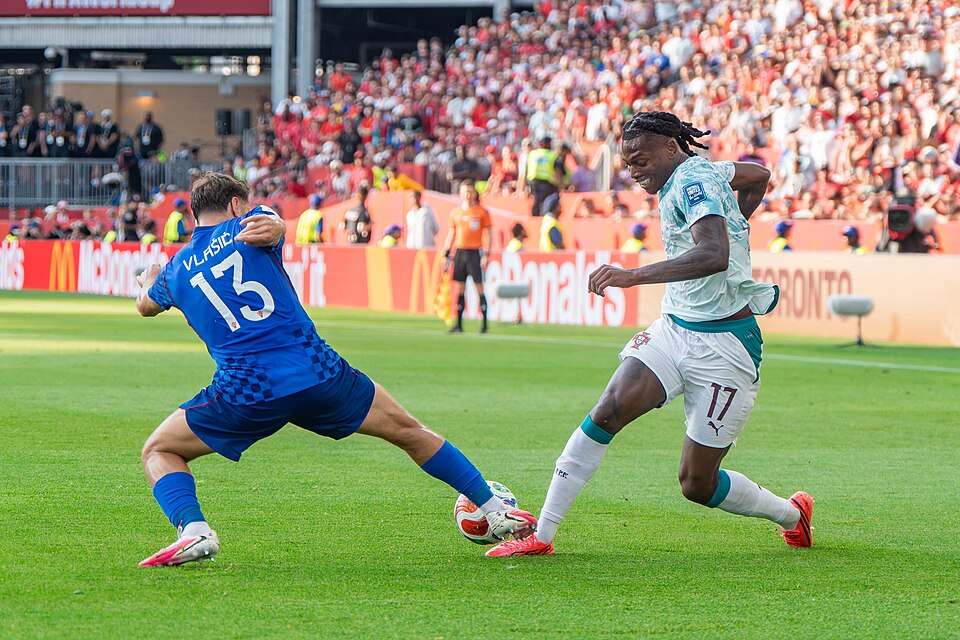 Galatasaray'da Rafael Leao'nun Sakatlığı: 77. Dakikada Kasık Zorlanması Netleşiyor