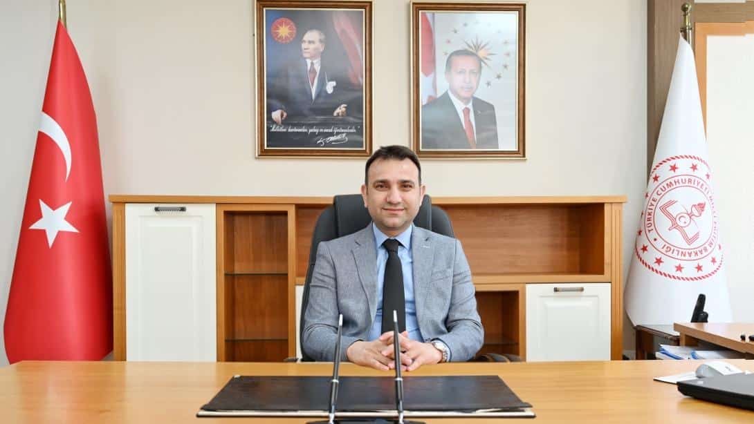 Cumhuriyet Bayramı 103. Yılında Eğitim Müdürü ve Siyasilerin Ortak Mesajı