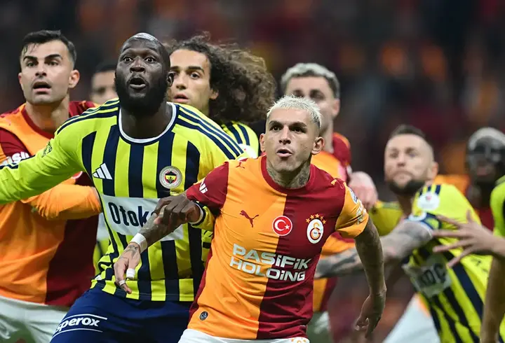 Galatasaray Fenerbahçe derbisi 2-1'le sona erdi: Osimhen iki kez ağları havalandırdı